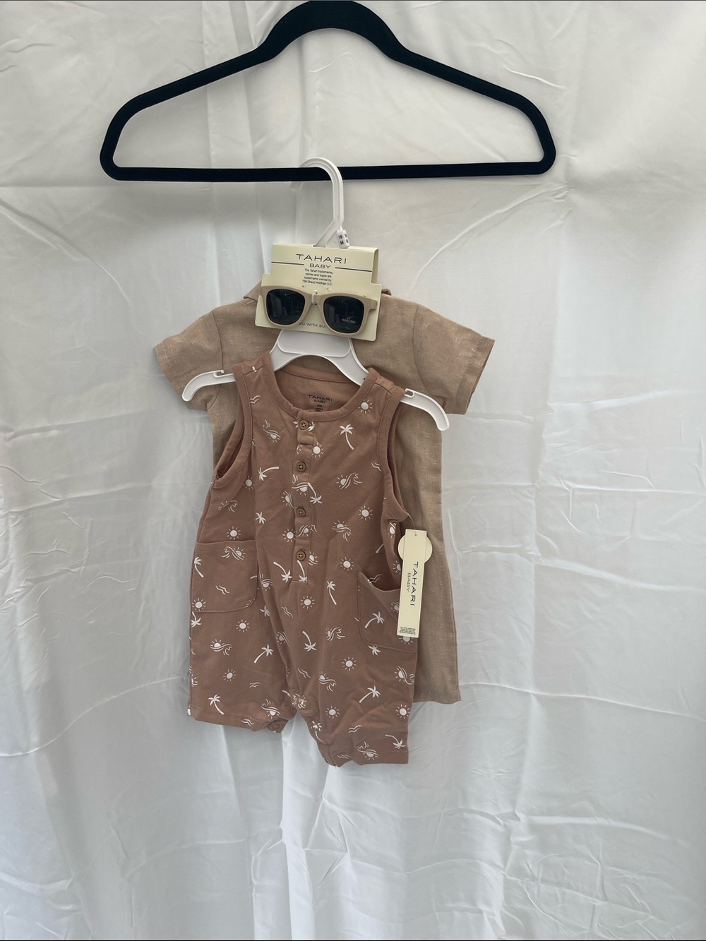 Tahari Kids Brown Printed Sleeveless One-Piece Romper with Sunglasses